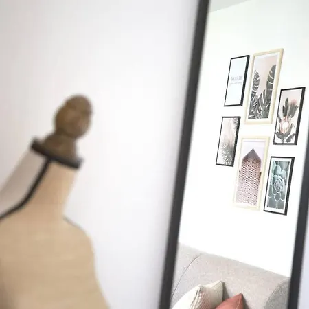 公寓 L'authentique *studio *parking Prive* *wifi*calme 卢德